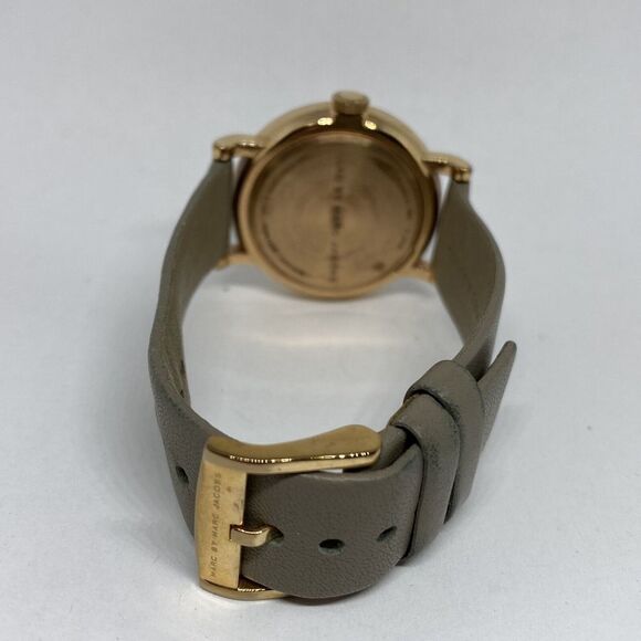 Marc Jacobs Baker MBM1266 Women Gray Leather Analog Gray Dial Quartz Watch JK895 - Picture 10 of 12
